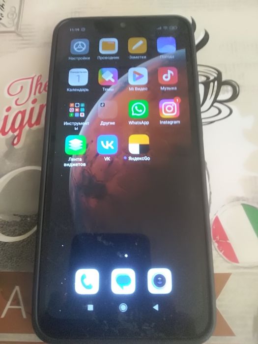 Продам смартфон ред и 9а