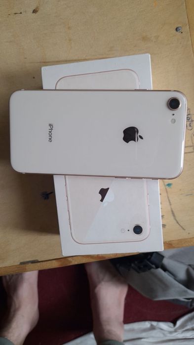 iPhone 8 LLA 64gb uu