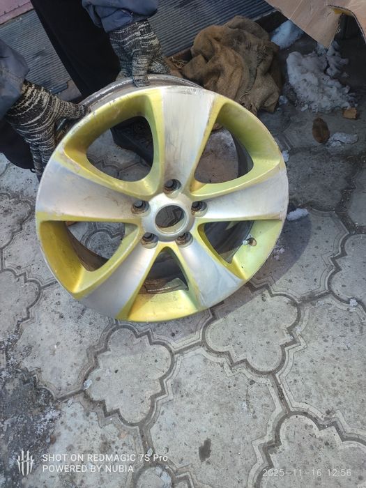 Продам резину и диски на 16