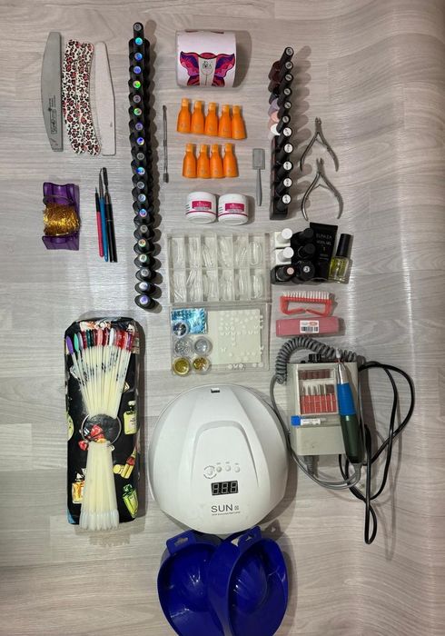 Продаётся маникюрный набор