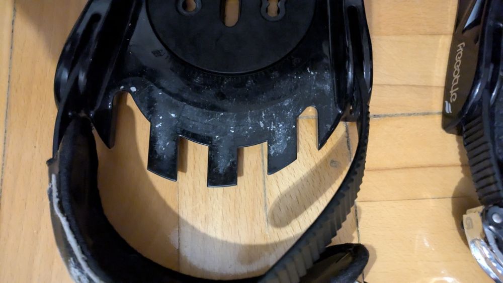 Legaturi snowboard Burton