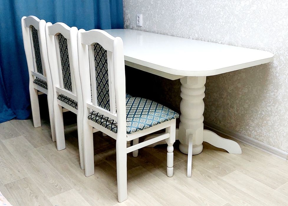 Обеденный стол 2,5 х 0,9 м. со стульями 6 штук