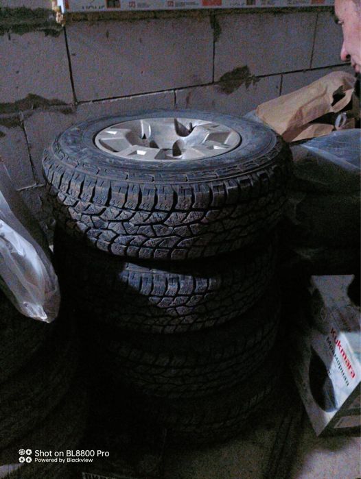 Продам шины на дисках титанках