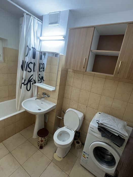 Vand mobila din apartament