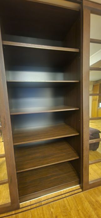 Вместительный шкаф бу
