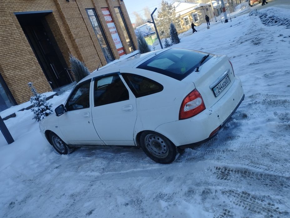 Продам приору хэтчбек