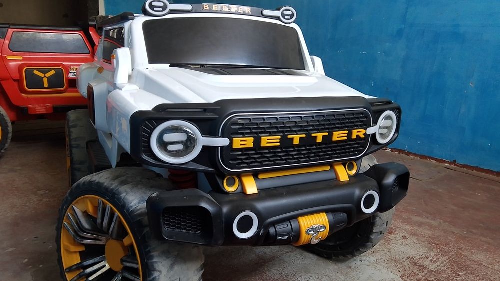 Детский машин сатилади красный, белый цветлерде