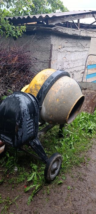 Продам бетомешалка