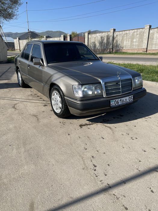 Мерседес Бенс 124