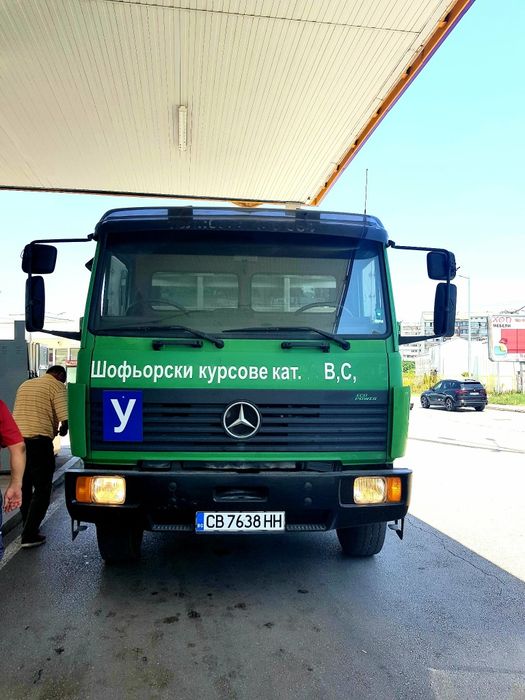 Товарен автомобил за продажба