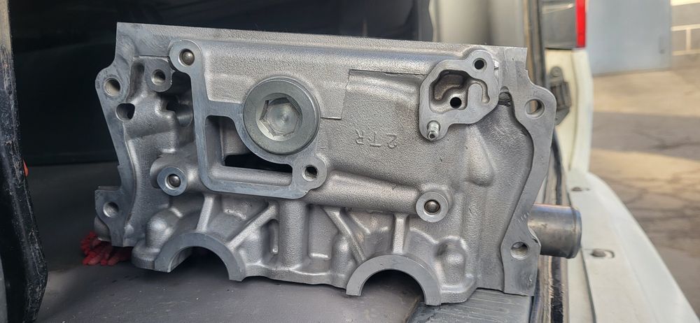 Головка 2tr-fe. Объем 2.7. Оригинал б/у