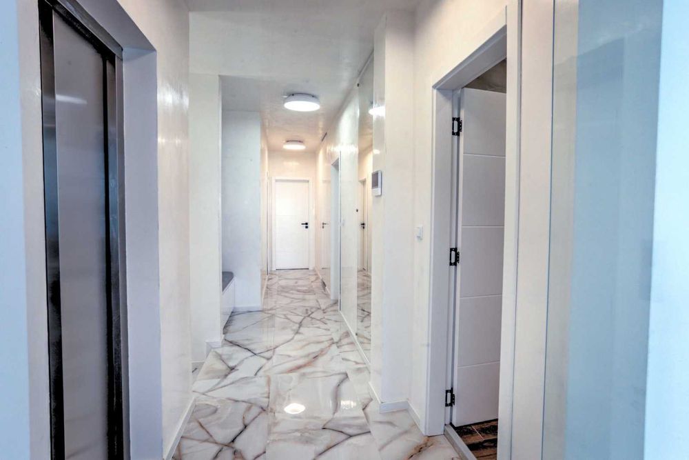 Дава се под наем Многостаен апартамент в Варна, Галата - 206 кв.м за 2194.02 € - Снимка #19