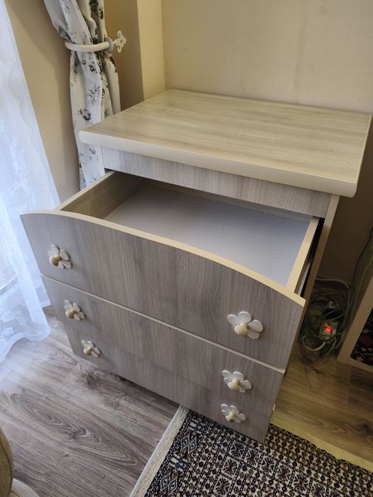 Детски скрин запазен