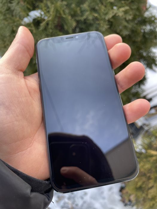 Iphone 11 pro 64gb baterie 81%