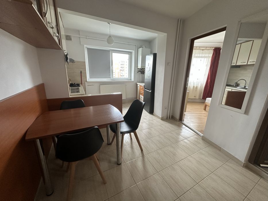 Inchiriez apartament 2 camere, decomandat, Manastur , inlcusiv parcare in parking acoperit