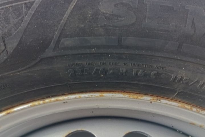 Jante otel cu anvelope 235/65 R16C M+S Semperit 6 1/2Jx10H2 Et62 6x13