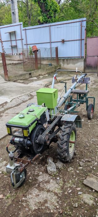 Motocultor marca ZUBR 12,5 CP DIESEL