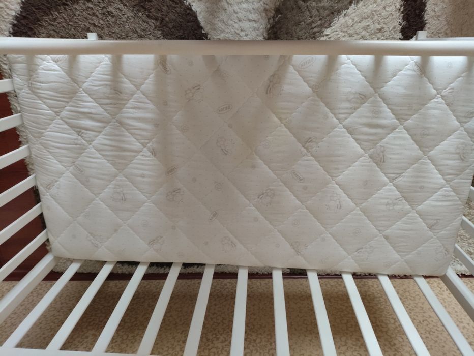 Детский кровать.