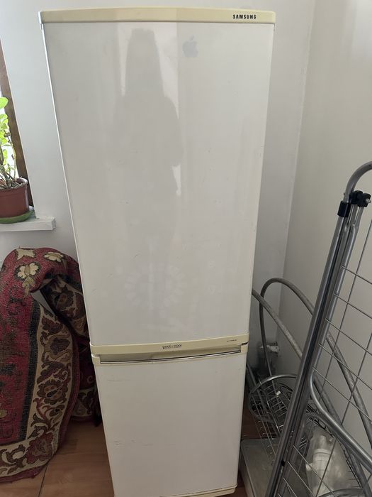 Холодильник модели Samsung RL17MBMS1/BWT б/у