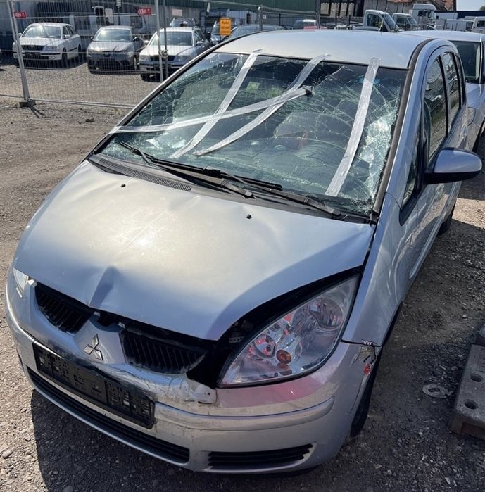 Mitsubishi colt 1.3 i на части