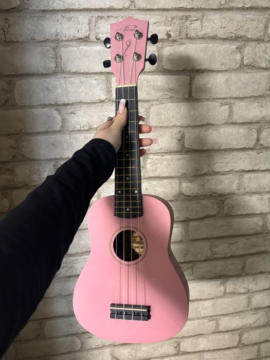 Укулеле Alau, розовая