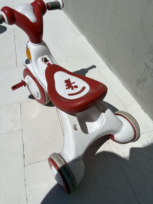 Tricicletă copii ride-on roșu/alb, stabilă, multifuncțională