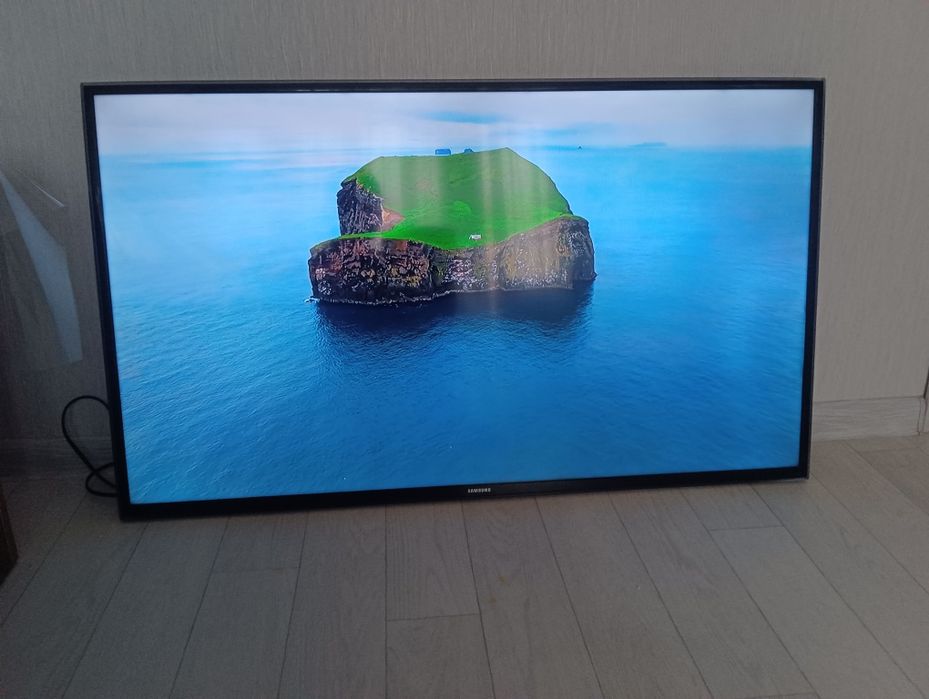 Телевизор  Samsung
