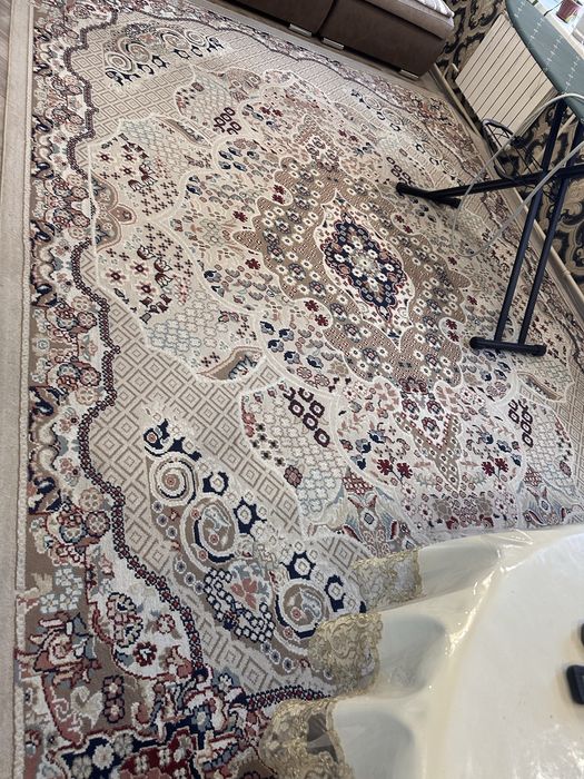 Продам ковер в отличном состоянии