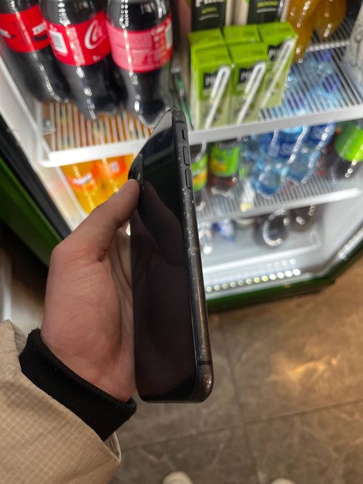 продам айфон 11