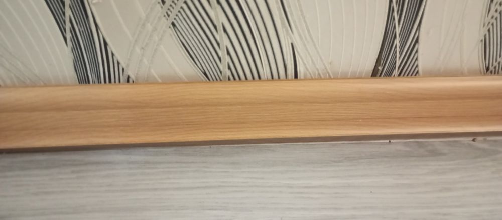 Продам плинтуса новые