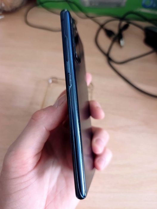 Galaxy S20 Fe продам