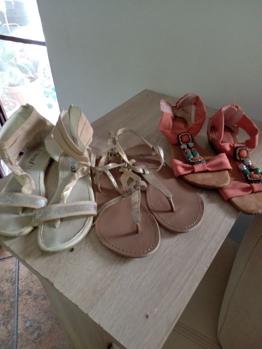 Sandale 37de vara