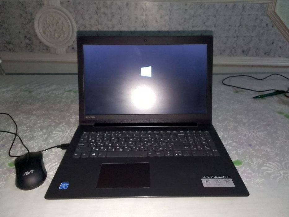Lenovo noutbuk sotiladi
