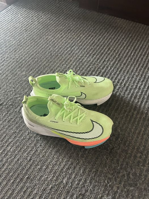 Кроссовки беговые