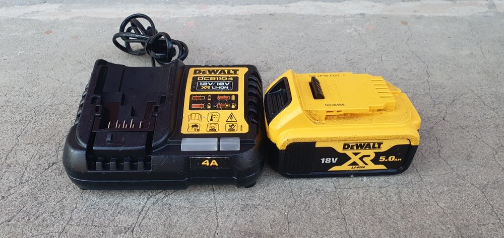 Incarcator și baterie dewalt. 5.AH.18 v.