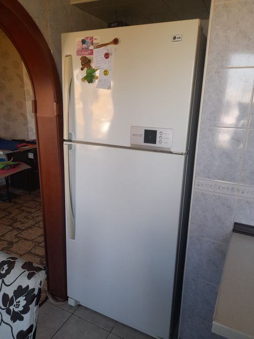 Продам холодильник LG большой