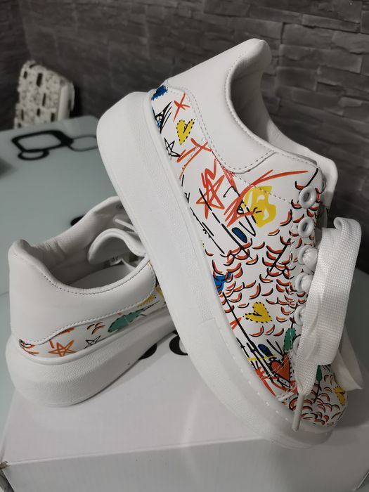 Adidași multicolor, mărimea 37 /38, noi!