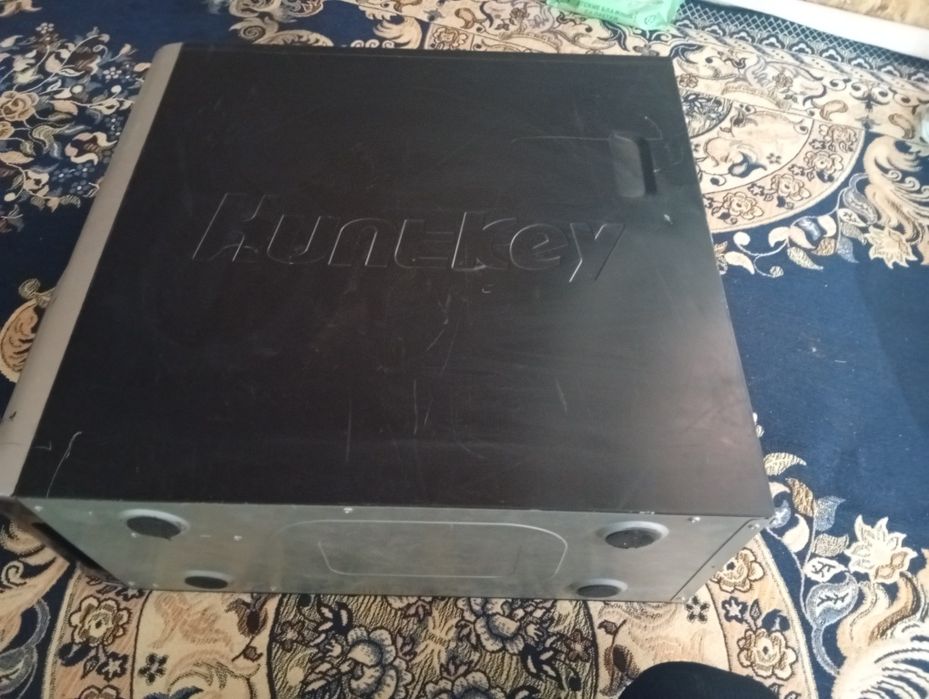 Продаю компьютер huntkey