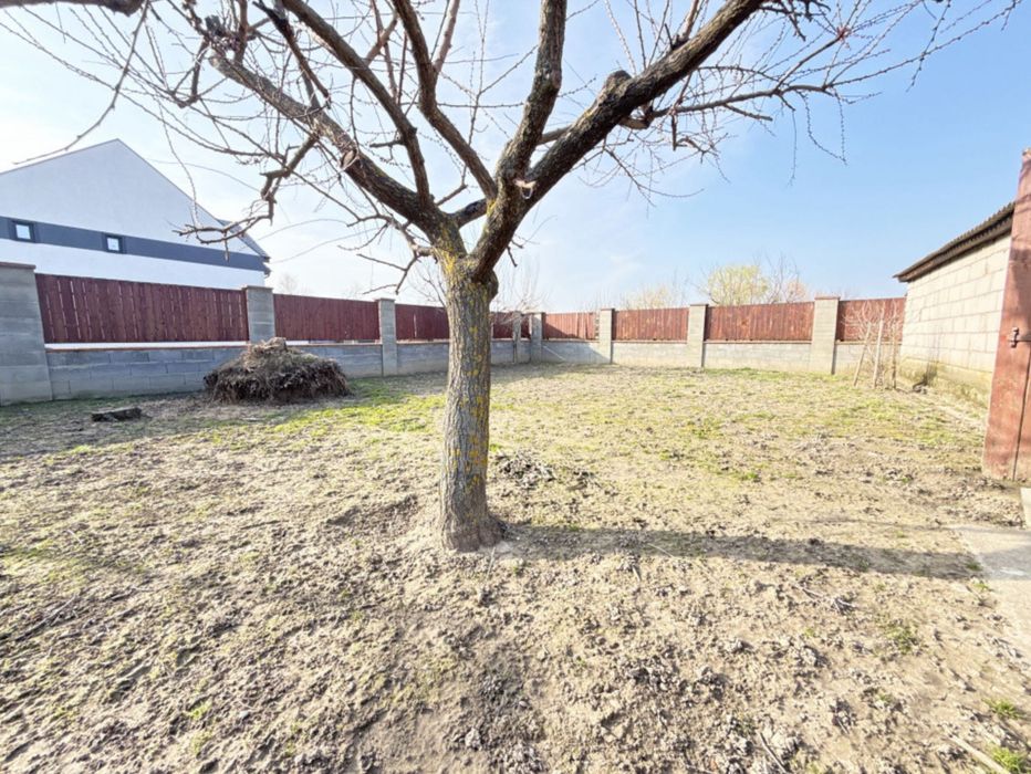 Proprietar - De Vanzare Casa (c-tie veche + Teren 900m2 )