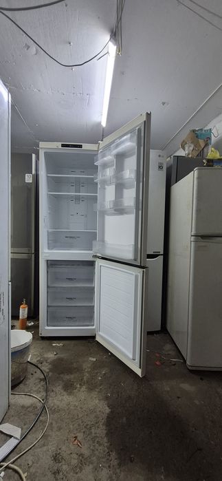 Холодильник  доставка 10000