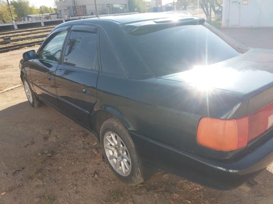 Продам машину Ауди 100