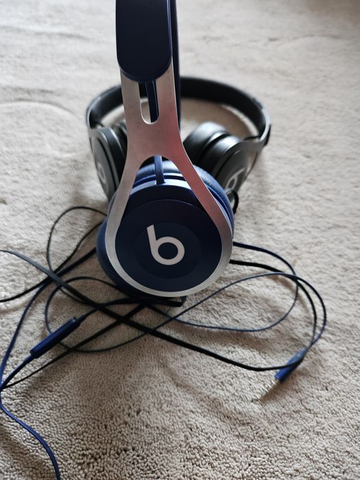 Слушалки Beats EP On Ear с микрофон и управление  на музиката