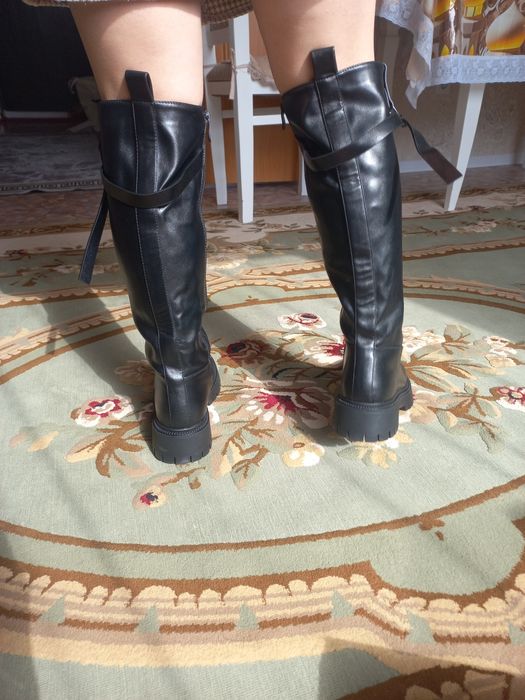 Зимние новые сапоги