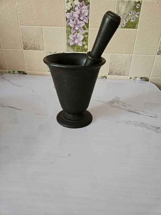 Продам ступку из чугуна