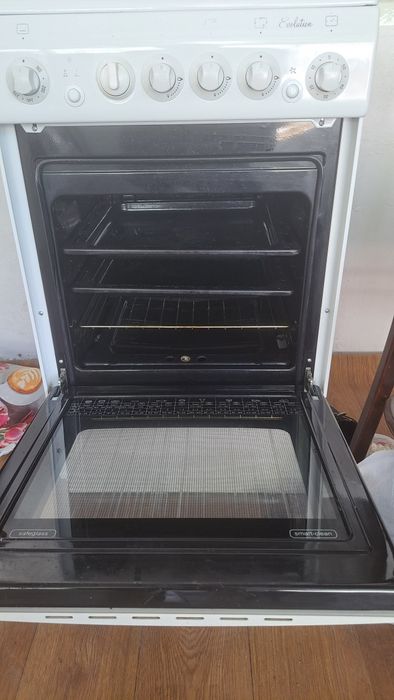 Продам газ плиту