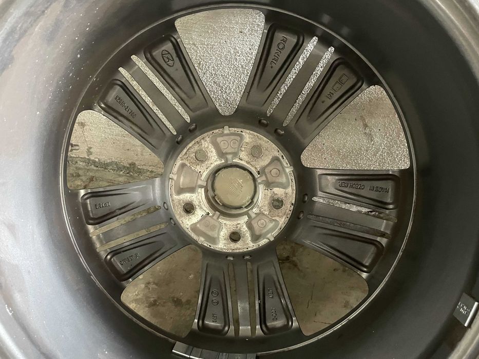 Оригинални алуминиеви джанти Hyundai 5x114,3 18 6.5j ET51 67.1 mm, с TPMS датчици.