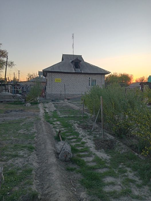 Шпальный большой дом