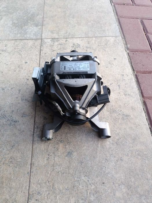Motor masina spalat rufe Samsung GJ-2UA014C 8 pini la mufa
