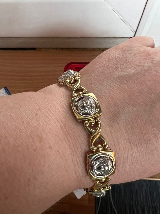 Золотой браслет Версаче