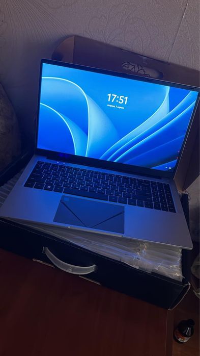 Продам Ноутбук Tohom TK-E159  Память 16/1024гб.